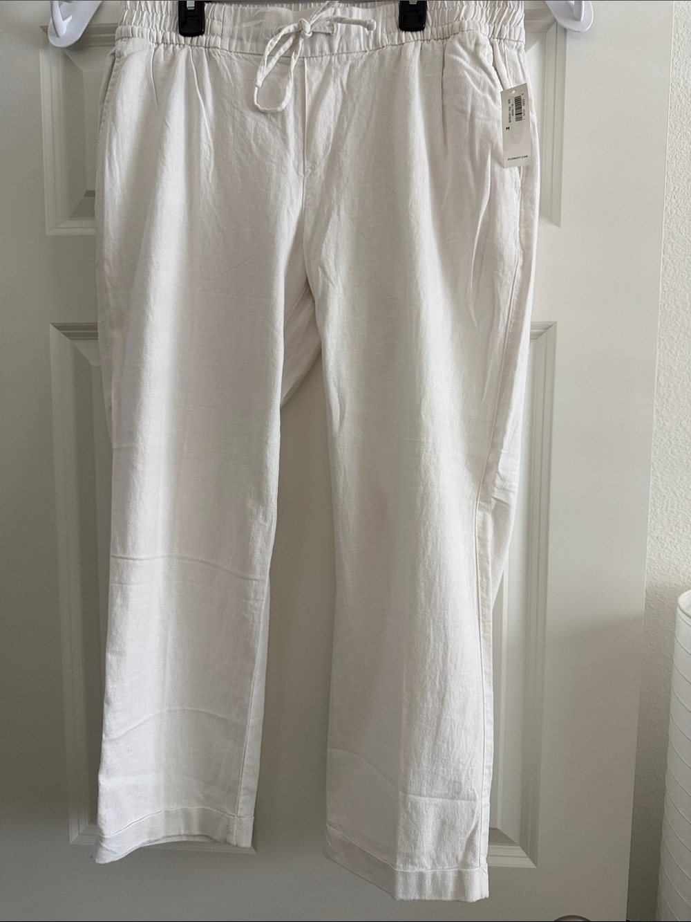 Old Navy White Cropped Drawstring Pants with Front Pockets